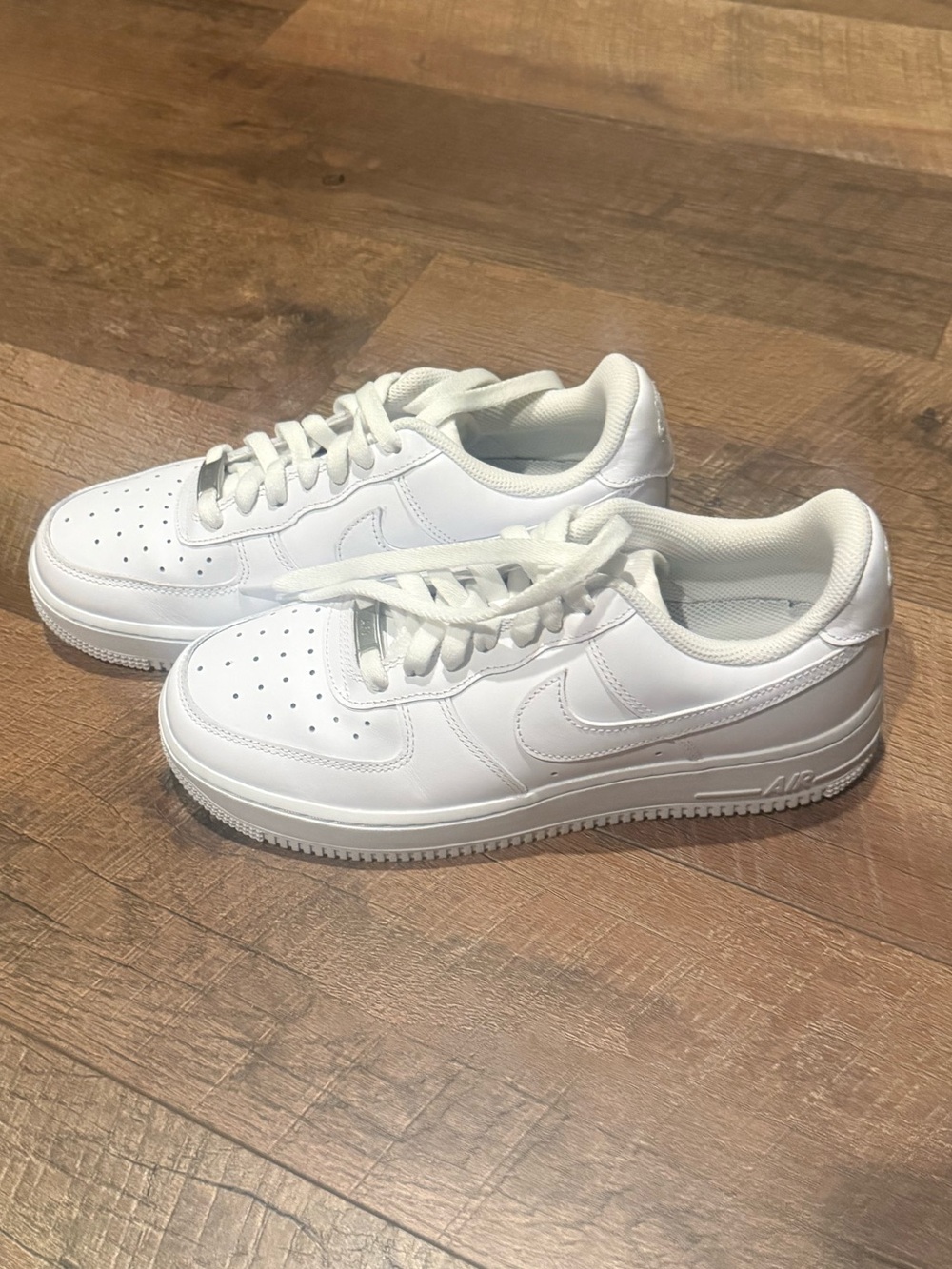 Nike Air Force 1 Low Mens/Womens Sneakers - White Size 8.5. Worn once! - Picture 2 of 5